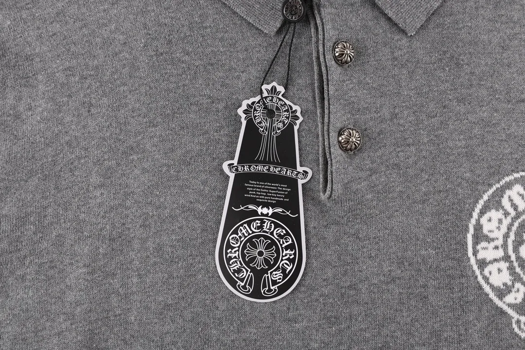 🅿️250 new models are on the market 25Fw320G heavy knitted lapel short-sleeved high-end [CH Crow Heart] front and rear panels with jacquard, short T for couples, high-end simple style that you will never get tired of, high-end temperament wear, perfect detail processing 💯 Classic Logo logo on the upper body is super good-looking, same style for men and women Size: XS S M L